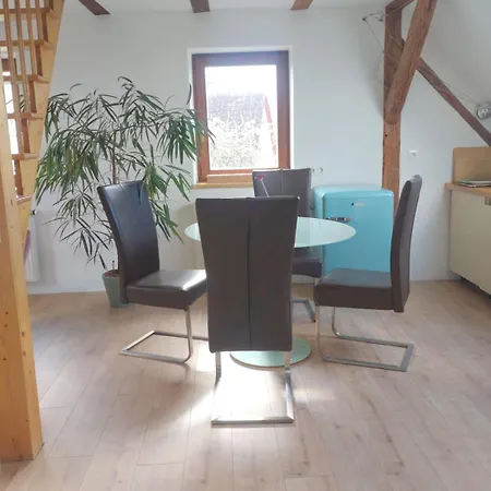 公寓 Kraewelhof Dachwohnung Schrozberg